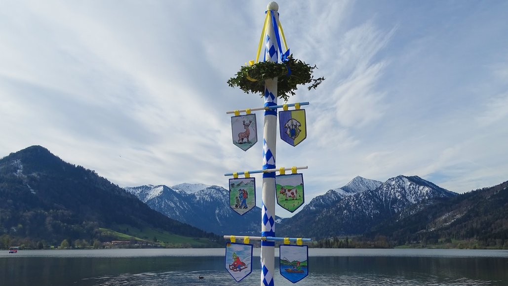 Schliersee und die Geschichte vom kleinen Maibaum
