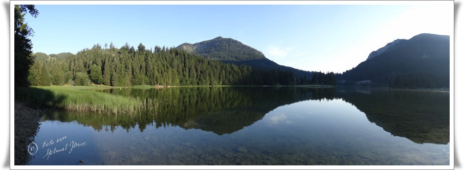 Bild Landschaften Spiegelnder Bergsee von Helmut Jenne